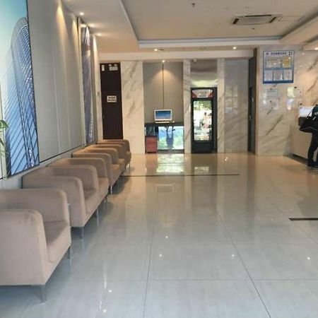 城市便捷北海大润发高铁站店 外观 照片